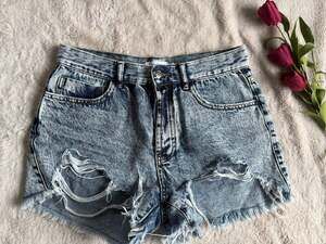 BlueIvy Acid Wash Distressed Denim Shorts Size Medium